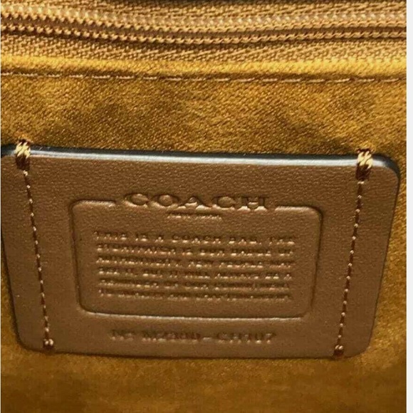 Coach - Picture 3 of 7